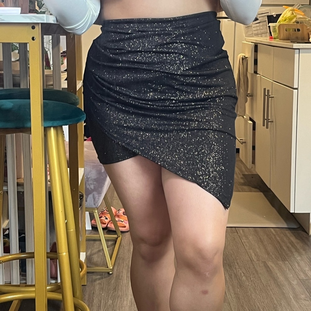 Assymetrical skirt